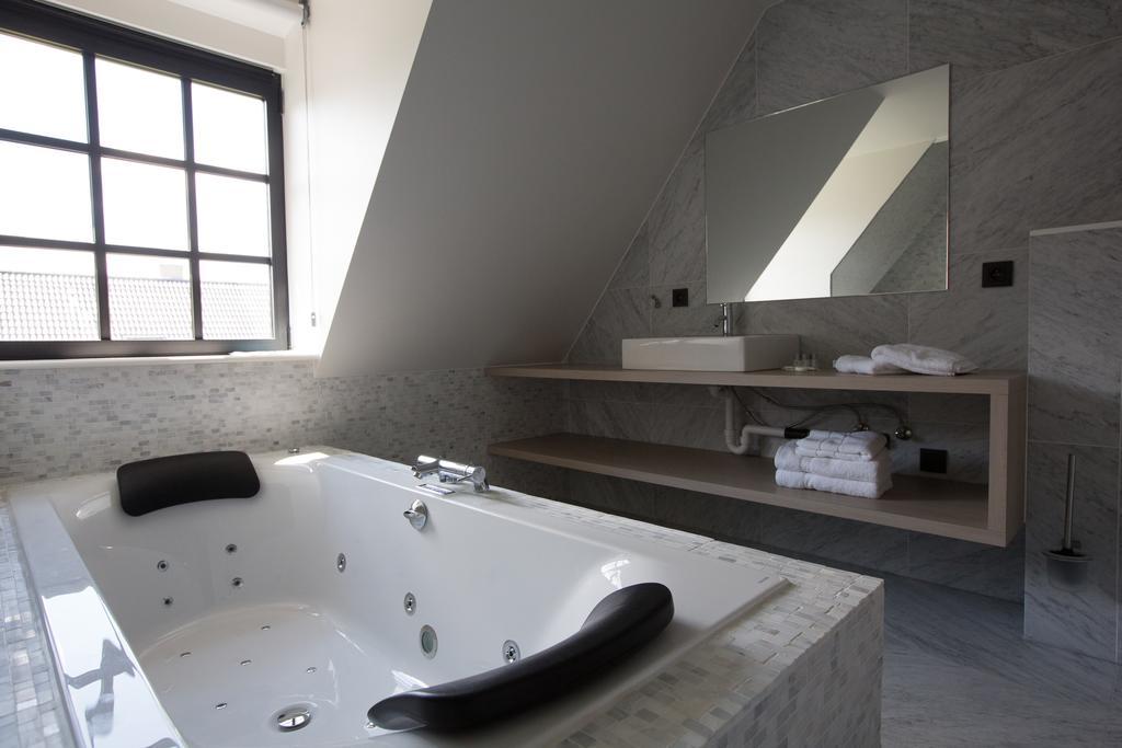 Hotel De Lissewal Ипер Екстериор снимка